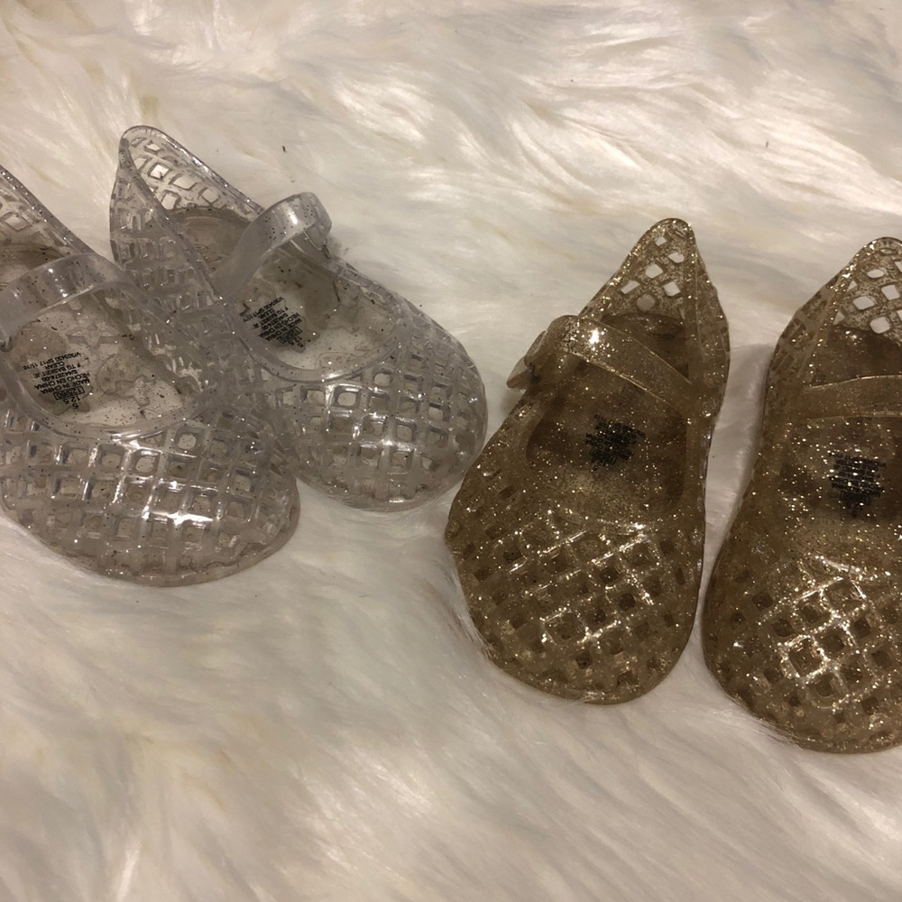 EUC - Toddler girl’s Old Navy Sandal Lot - size 5